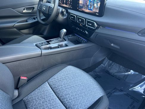 New 2026 Nissan Sentra SV FWD image 18