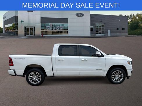Used 2023 RAM 1500 Laramie AWD/4WD image 12