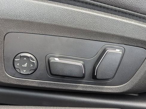 New 2025 BMW 330i xDrive Sedan w/ Premium Package image 20