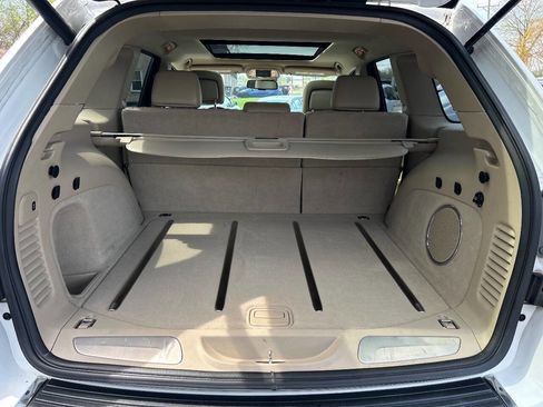 Used 2014 Jeep Grand Cherokee Overland w/ Advanced Technology Group image 18