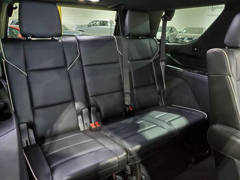 Used 2021 Cadillac Escalade Premium Luxury AWD/4WD image 26
