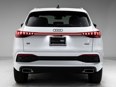 Certified 2025 Audi Q5 Premium w/ Convenience Package AWD/4WD image 30