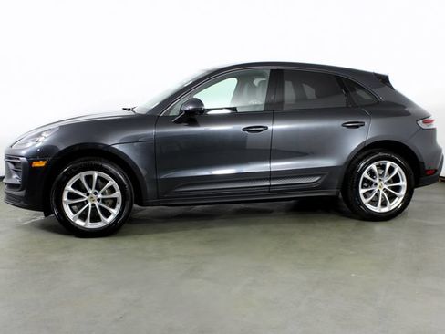 Certified 2023 Porsche Macan AWD/4WD image 2