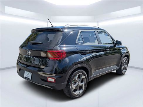 Certified 2024 Hyundai Venue SEL FWD image 3