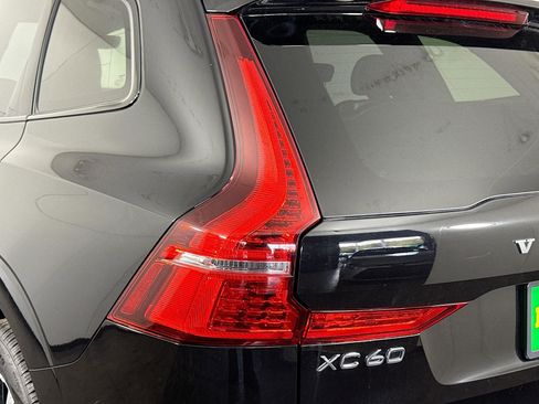 Used 2025 Volvo XC60 B5 Plus image 36