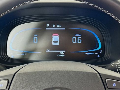 Used 2023 Hyundai Venue SEL image 21