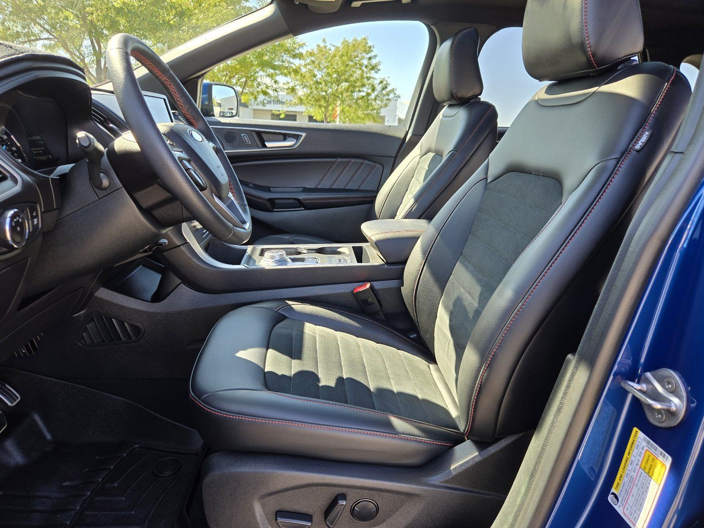 Used 2023 Ford Edge ST-Line AWD/4WD image 4
