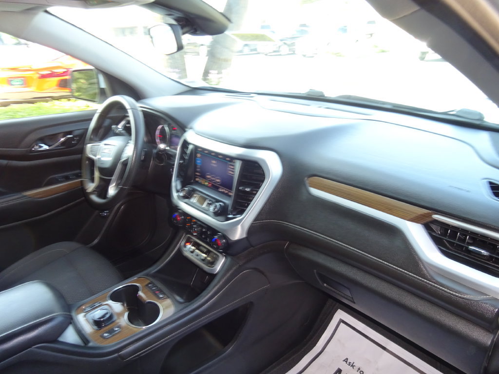 Certified 2021 GMC Acadia SLE w/ Driver Convenience Package FWD image 14