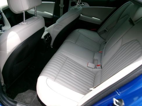 Used 2023 Genesis G70 2.0T w/ Sport Prestige Package RWD image 9