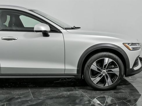 Used 2020 Volvo V60 T5 Cross Country w/ Protection Package Premier AWD/4WD image 12