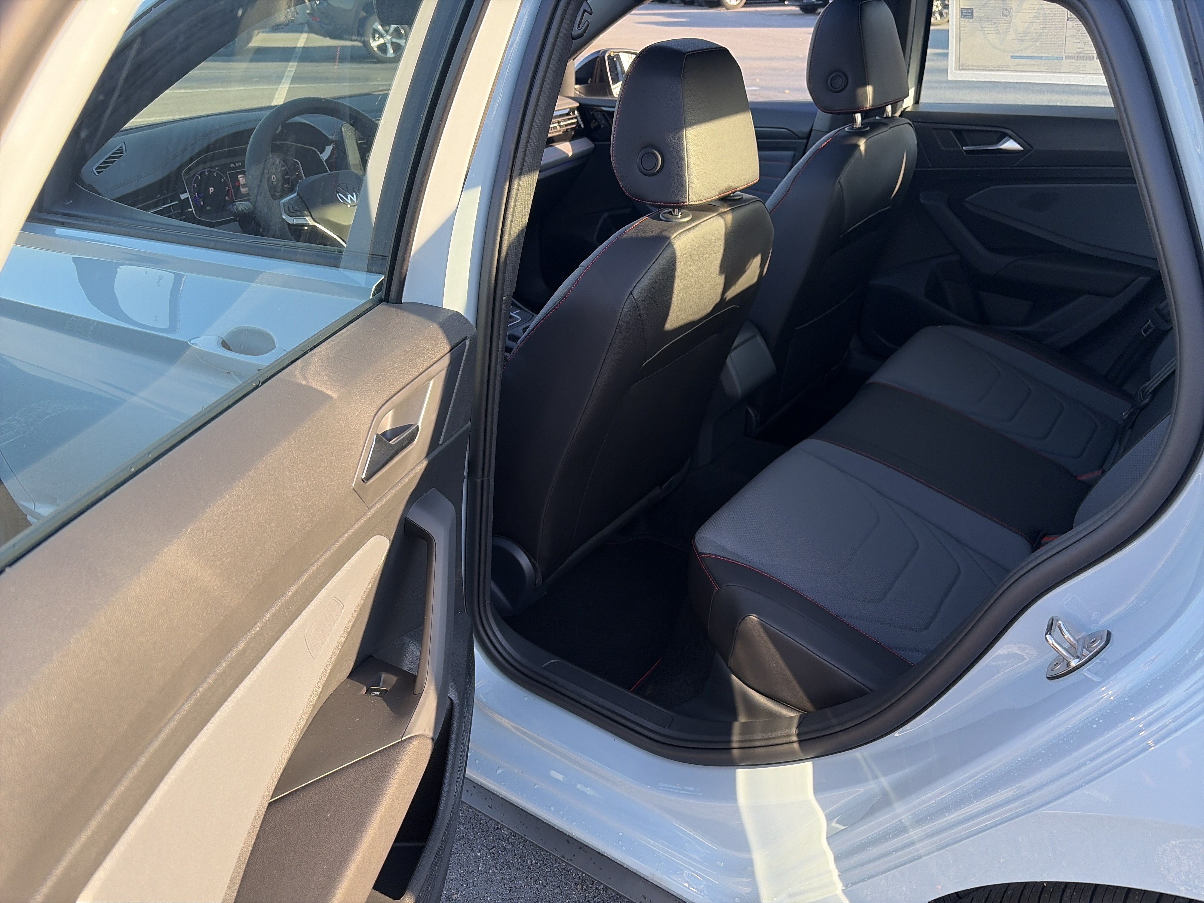 Used 2027 Volkswagen Jetta GLI Autobahn FWD image 14