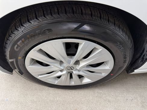 Used 2025 Nissan Sentra S image 28