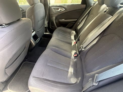 Used 2015 Chrysler 200 Limited FWD image 21