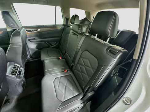 Used 2025 Volkswagen Atlas SE FWD image 28