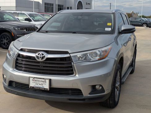 Used 2015 Toyota Highlander XLE image 7