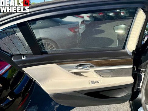 Used 2018 BMW 740i xDrive AWD/4WD image 29