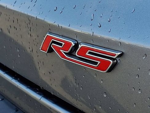 Used 2024 Chevrolet Trax RS w/ Sunroof Package FWD image 31