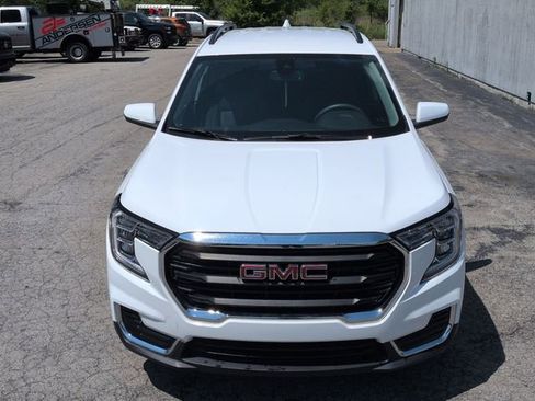 Used 2023 GMC Terrain SLE w/ Driver Convenience Package FWD image 22