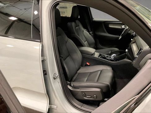 New 2026 Volvo XC40 B5 Plus w/ Protection Package Premier AWD/4WD image 10