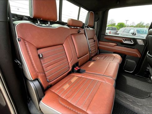 Used 2025 GMC Sierra 2500 Denali Ultimate image 36