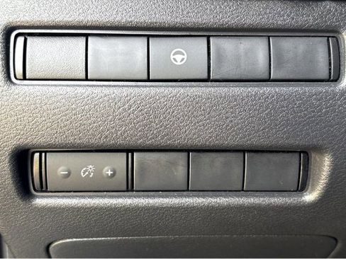 Certified 2023 Nissan Rogue SV FWD image 5