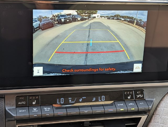 Used 2026 Toyota Camry XLE AWD/4WD image 18