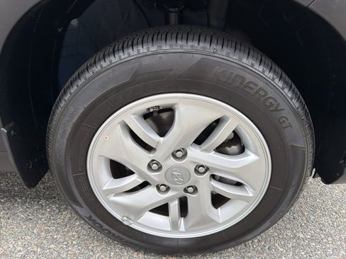 Used 2025 Hyundai Venue SE image 35