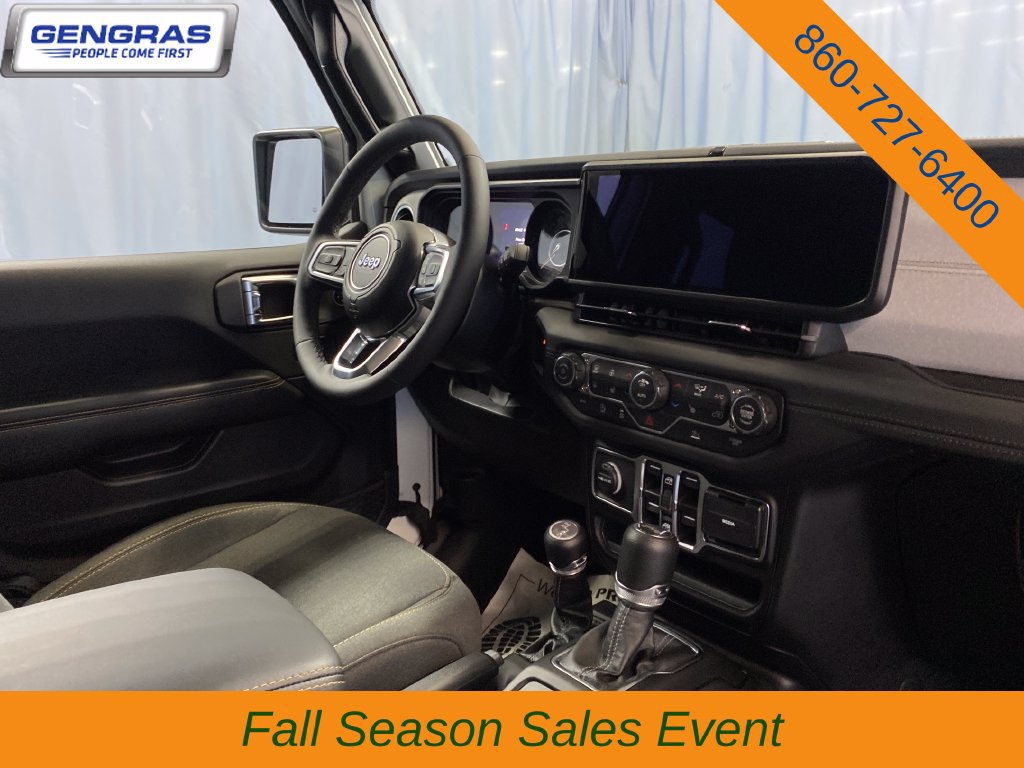 Used 2026 Jeep Wrangler Unlimited Sahara AWD/4WD image 43