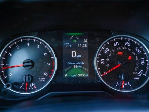 Certified 2020 Toyota RAV4 LE image 25