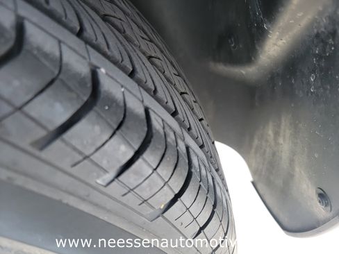 Used 2025 Chevrolet Trax RS w/ Driver Confidence Package image 32