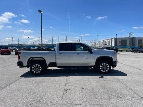 Used 2021 Chevrolet Silverado 2500 Custom w/ Custom Value Package AWD/4WD image 6