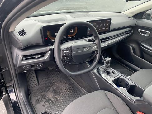 Used 2026 Kia K4 LXS image 12