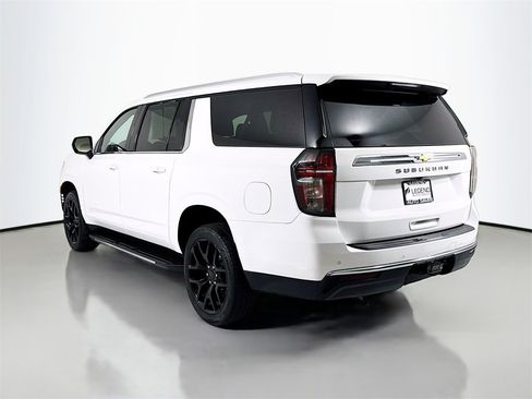 Used 2021 Chevrolet Suburban LT image 9