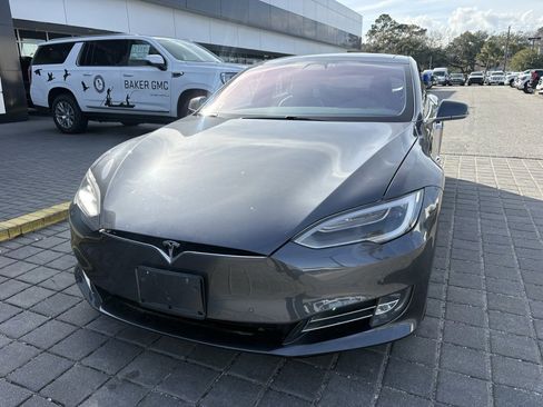 Used 2017 Tesla Model S AWD image 2