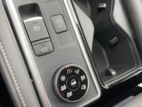 New 2026 Nissan Pathfinder SV image 19