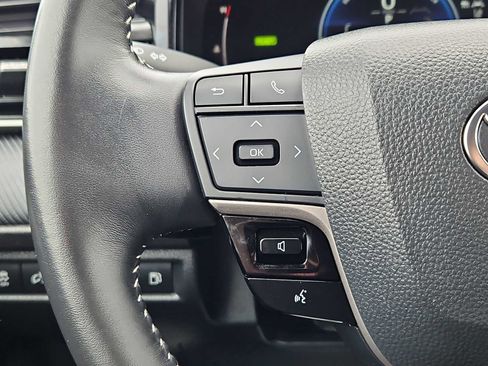 Used 2025 Toyota Camry SE image 23