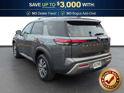 Used 2025 Nissan Pathfinder SL image 4