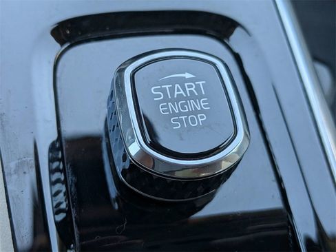 Certified 2024 Volvo XC90 B6 Core w/ Protection Package Premier image 31