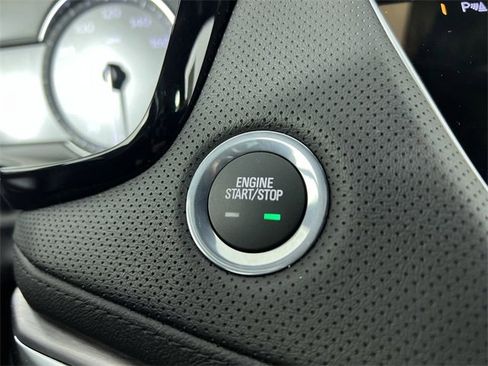 Used 2025 Cadillac XT5 Luxury image 17