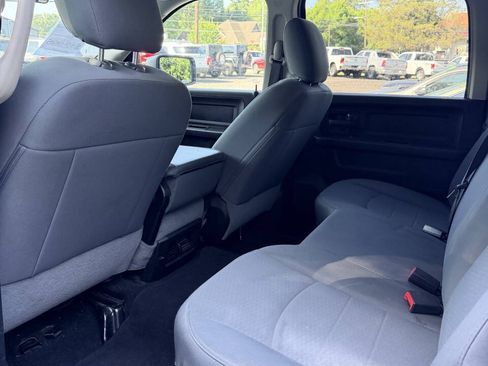 Used 2018 RAM 1500 Express AWD/4WD image 8