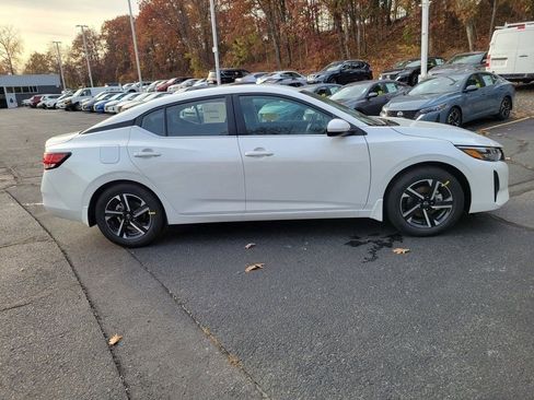 Used 2025 Nissan Sentra SV w/ All-Weather Package image 6