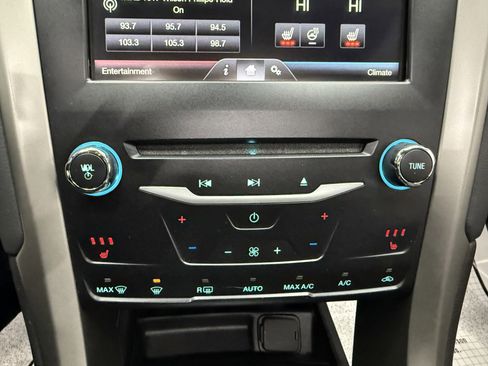 Used 2014 Ford Fusion SE w/ Equipment Group 202A image 20