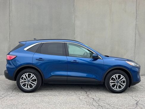 Used 2022 Ford Escape SEL image 2