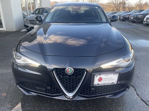 Used 2018 Alfa Romeo Giulia AWD image 2
