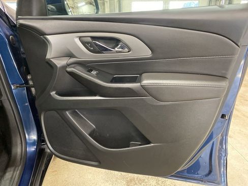 Used 2023 Chevrolet Traverse LT w/ Midnight/Sport Edition image 18