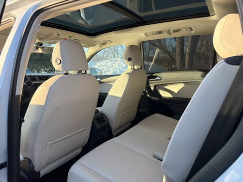 Used 2018 Volkswagen Tiguan SEL image 6