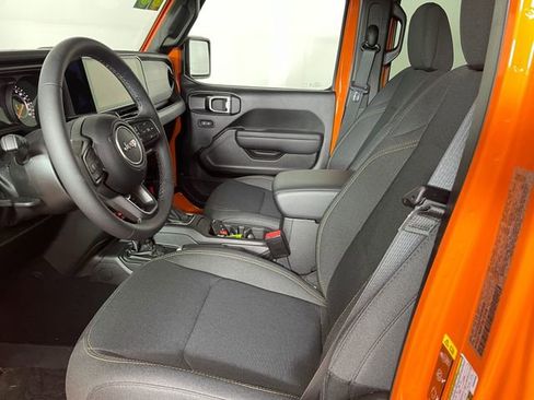 Used 2025 Jeep Wrangler Willys image 2