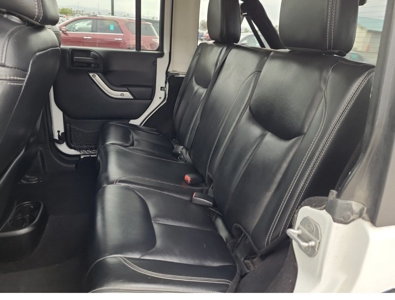 Used 2013 Jeep Wrangler Unlimited Rubicon w/ Connectivity Group AWD/4WD image 12