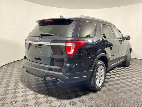 Used 2018 Ford Explorer XLT AWD/4WD image 17