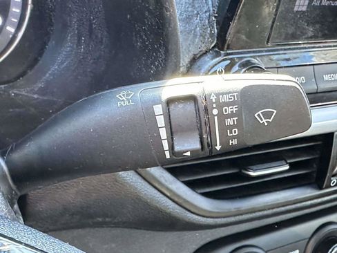 Used 2022 Kia Forte LXS image 29